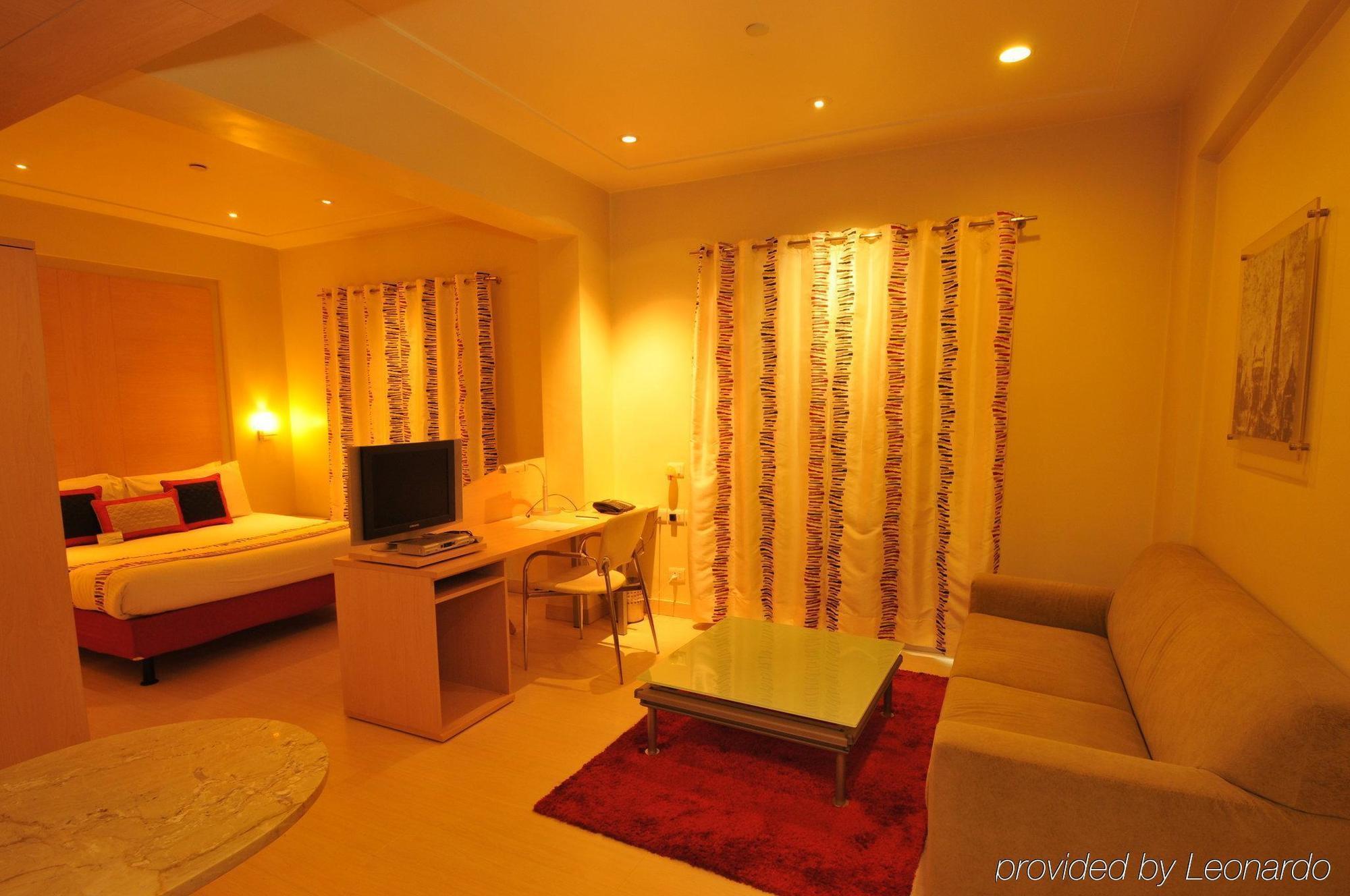 Avalon Courtyard Residence Suites New Delhi Room photo